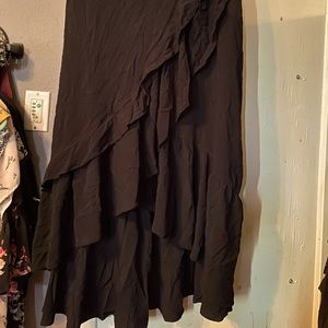 Torrid size 5 wrap Black skirt zips in the back